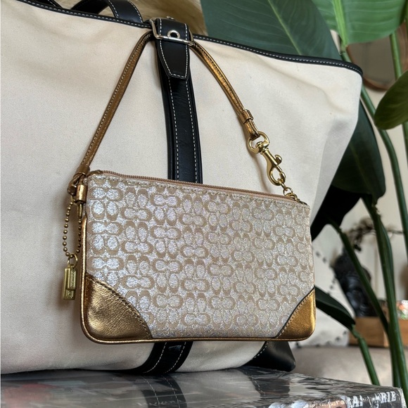 🌟⭐️✨VTG COACH Special Edition Signature Lurex Wristlet✨⭐️🌟 - Picture 11 of 12
